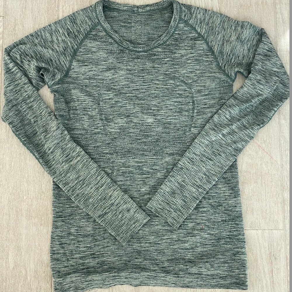 LULULEMON Women's Swiftly Tech Green Long Sleeve Shirt 2.0  Size: 8